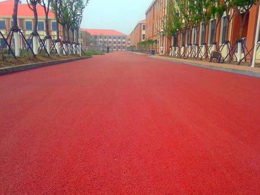 <b>彩色陶瓷顆粒路面</b>